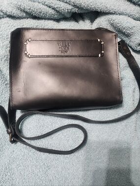 Will Leather Goods Black Smooth Leather Crossbody Bag